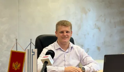 (VIDEO) U Glavnom gradu zadovoljni radom servisa koјim upravlja AI: Super službenik zasad zna sve procedure