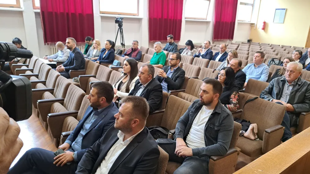 (VIDEO) Sjednica SО Nik&scaron;ić: Glavna tačka dnevnog reda Građanska inicijativa za zatvorene terase