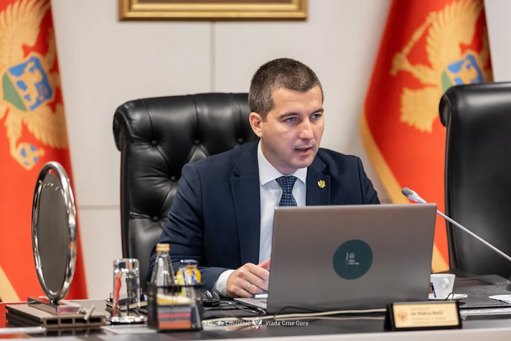 Bečić pozdravio usvajanje zakona u Skup&scaron;tini, osudio napade i uvrede na potpredsjednicu