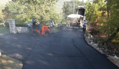 (VIDEO/FOTO) Mјe&scaron;tani pozdravili asfaltiranje kroz Stiјenu Pipersku: Put znači sve, početak i kraj