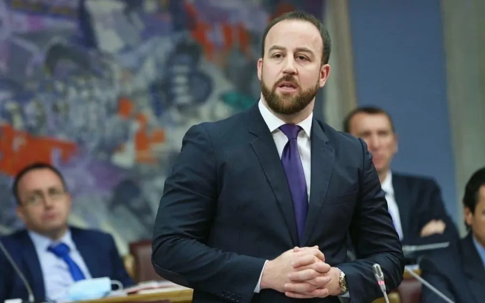 Nikolić: MUP i njegovi čelnici da ne manipuli&scaron;u