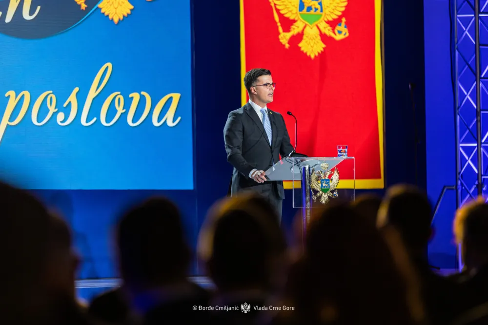 &Scaron;aranović: Protekla godina bila posvećena unapređenju profesionalizma i povjerenja u policijsku uniformu