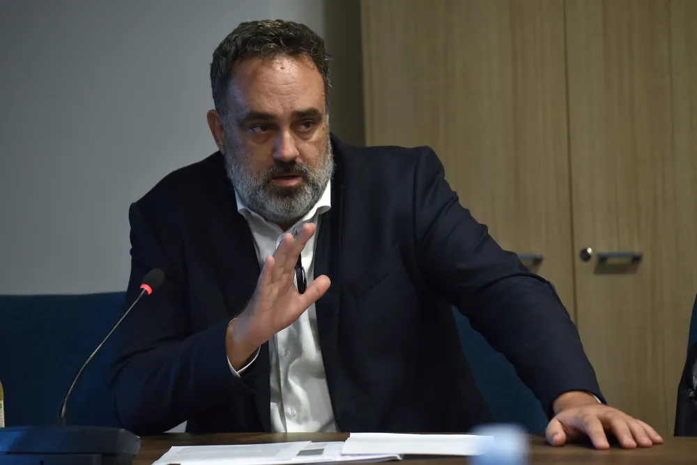 ASK: Medicinski direktor i pomoćnici čelnika KCCG nisu funkcioneri