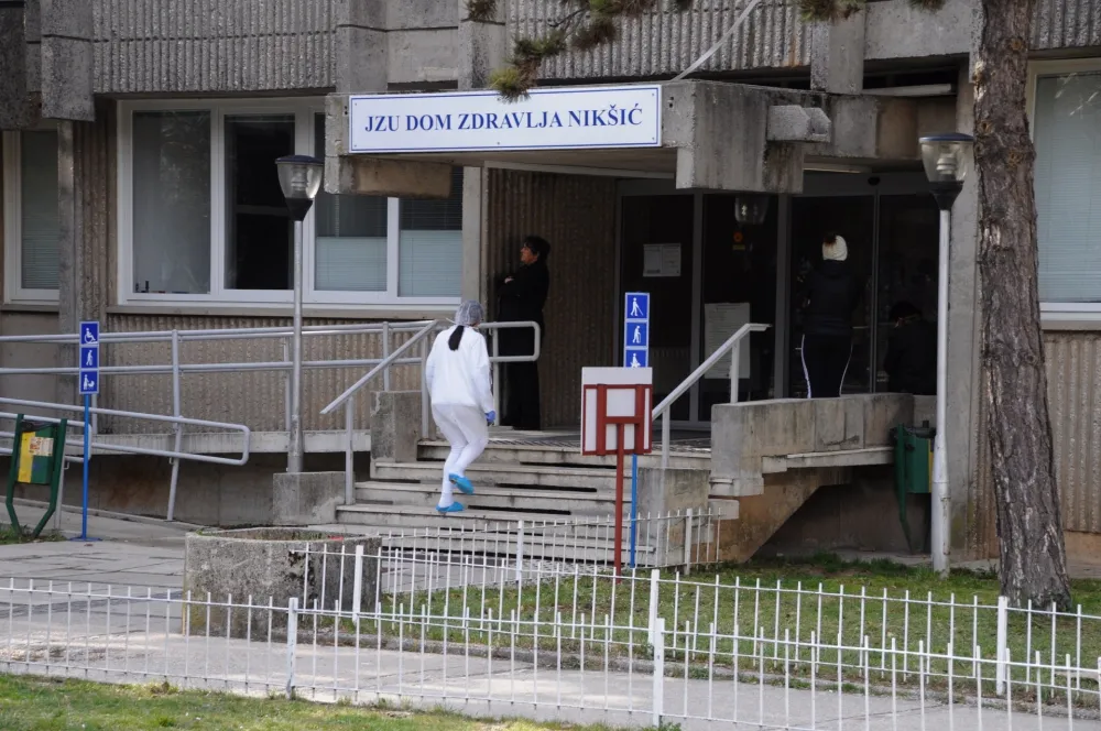 Vozači Doma zdravlja Nik&scaron;ić traže plaćena dežurstva i sastanak sa ministrom