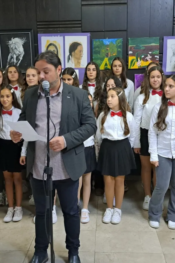 Otvorena izložba polaznika &Scaron;kole slikanja "Atelje put": Prezentacija radova mladih talenata