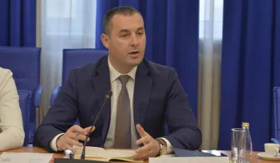 &Scaron;ćekić: Srpski jezik mora biti službeni