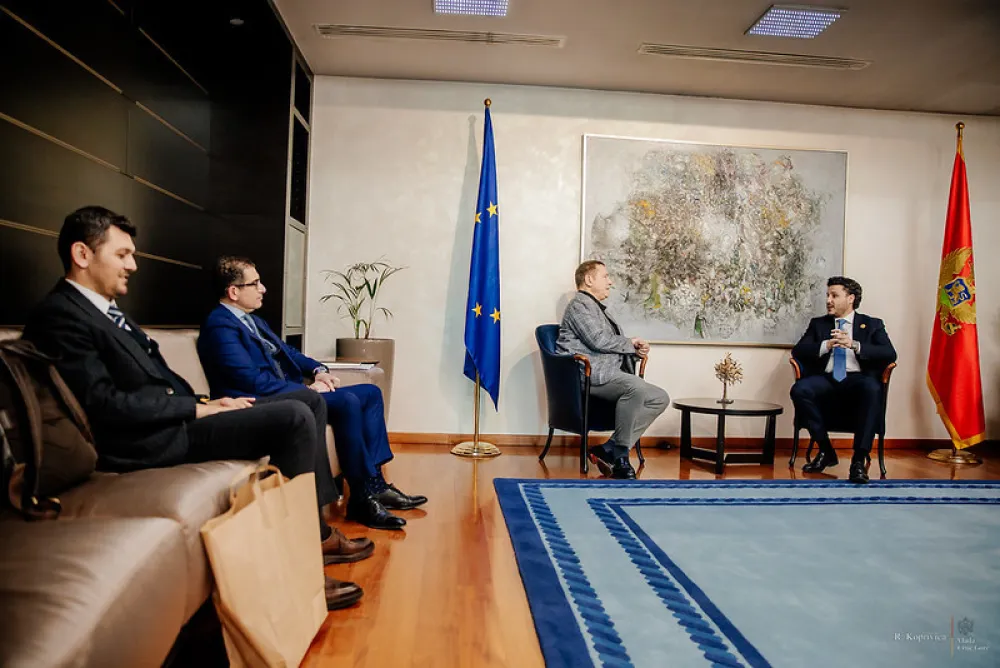 Vlada ne namјerava da otkupi akciјe "Port of Adriјe"