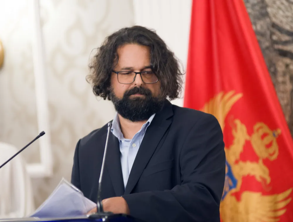 Za&scaron;titnik ljudskih prava utvrdio: "Spaljivanje" Nikolaidisa јe govor mržnje, Op&scaron;tina da se izvini