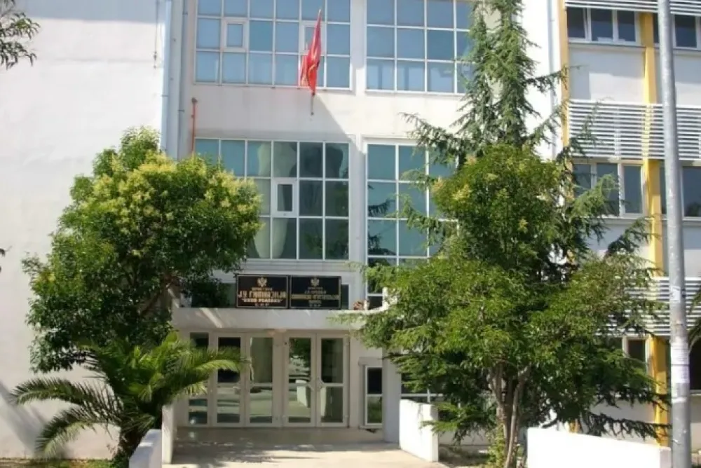 Osumnjičeni za poku&scaron;aj ubistva učenika u &scaron;kolskom dvori&scaron;tu pu&scaron;ten iz pritvora