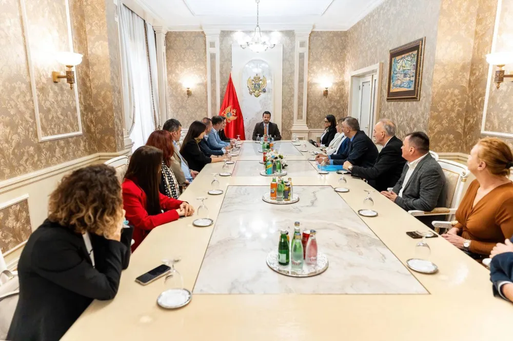 Milatović sa predstavnicima lokalnih emitera