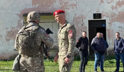 (FOTO/VIDEO) Policija i vojska opkolile Toma&scaron;evo: Pod punom opremom i naoružanjem tragaju za ubicom