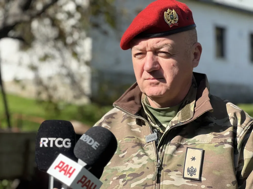 (VIDEO/FOTO) Lazarević: Večeras će vojnici noćiti u kućama mje&scaron;tana, teren je ogroman, a osumnjičeni ga dobro poznaje