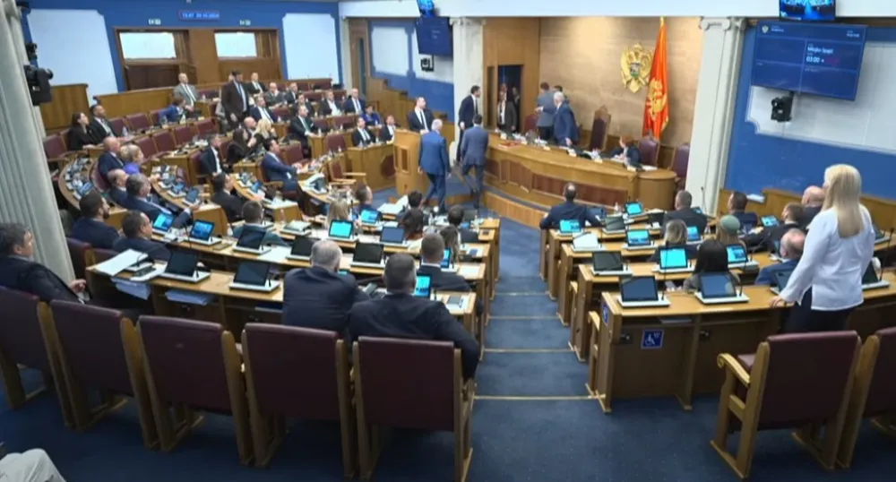 Pokret Naprijed: Skup&scaron;tina predstavljala primjer u regionu, vlast i opozicija da spuste loptu