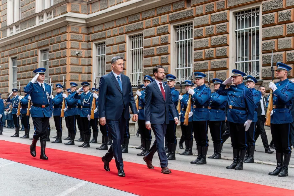 (FOTO) Milatović dočekan&nbsp;uz najvi&scaron;e državne i vojne počasti u Sarajevu