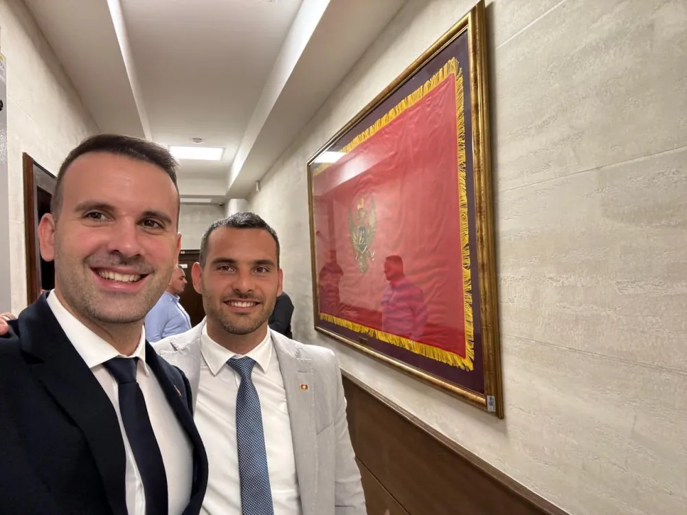 Crnogorska zastava na pravom mjestu