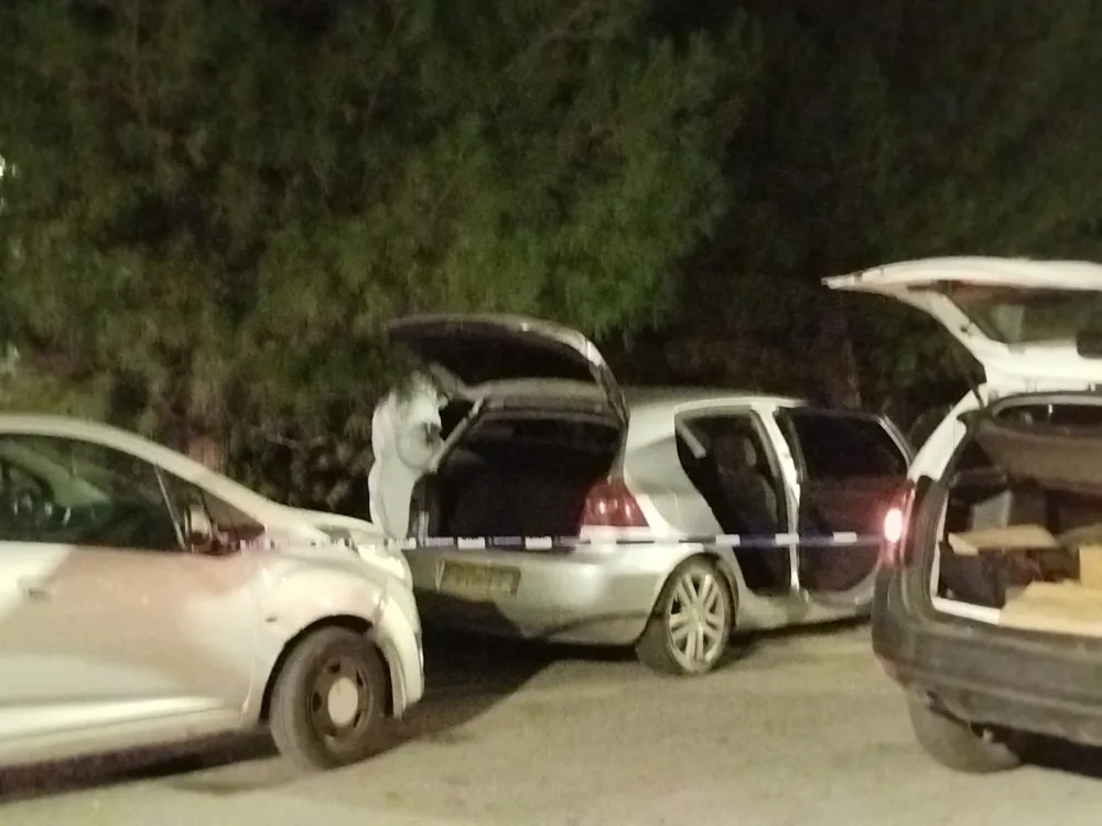 (FOTO) U Zagoriči pronađen automobil za koji se sumnja da je kori&scaron;ćen u izvr&scaron;enju krivičnog djela