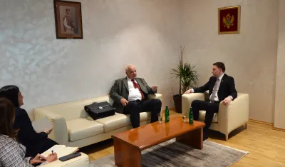 Podr&scaron;ka u razvoju i unapređenju medicine rada