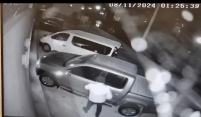 Policiјi ukradeno zapliјenjeno vozilo ispred zgrade OB Rožaje