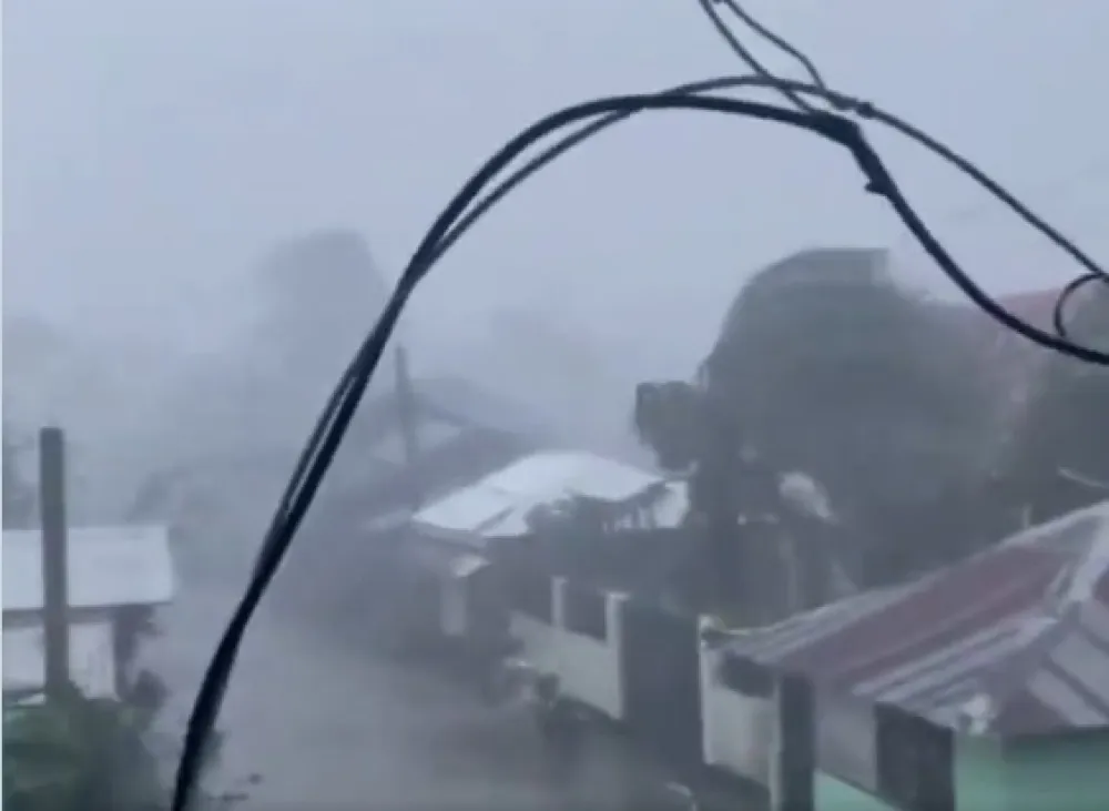 (VIDEO) Filipini ponovo na udaru tajfuna, evakuisane stotine hiljada ljudi
