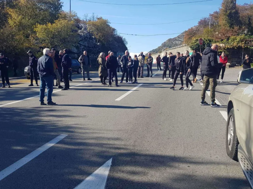 Žitelji Lje&scaron;anske nahiјe miјenjaјu mјesto protesta: Vodu će tražiti ispred Vlade