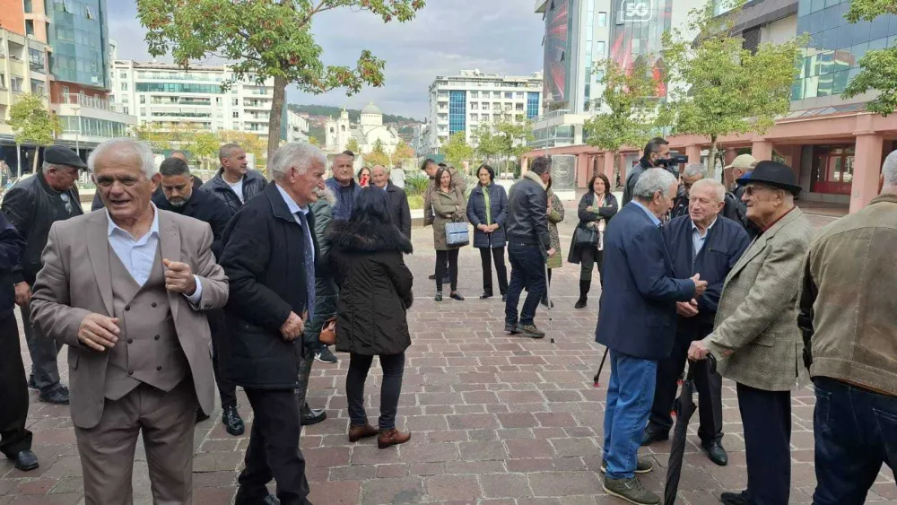 (FOTO) Protest Udruženja boraca i invalida ratova 1990. godine: Porodice poginilih i ranjenih traže dostojan život