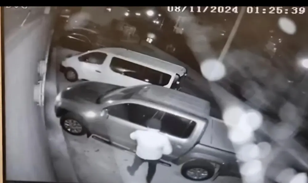 Uhap&scaron;ene dvije osobe zbog krađe&nbsp;automobila&nbsp;ispred zgrade OB Rožaje