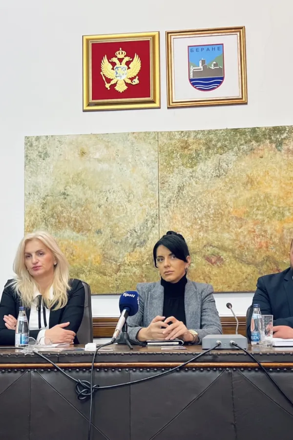 ZZZCG organizovao okrugli sto sa poslodavcima u Beranama