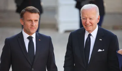 Emanuel Makron i Džo Bajden