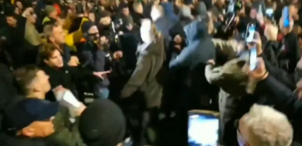 (VIDEO) Ekipa N1, građani i aktivisti napadnuti tokom blokade Beograda na vodi