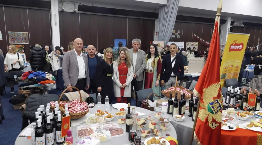 Ambasada Crne Gore učestvovala na humanitarnom Božićnom bazaru u Zagrebu
