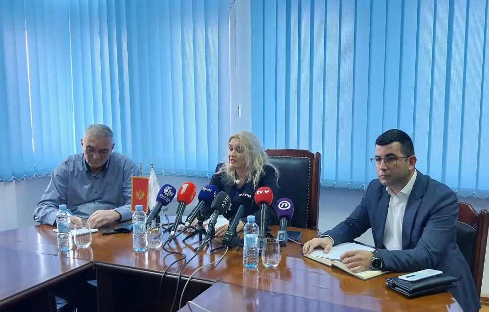 Krenuli vozovi, direktorka garantuje bezbjednost