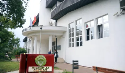 Otvoreno pismo saradnika u nastavi na Medicinskom fakultetu: Doktori ostaјu bez tri naknade