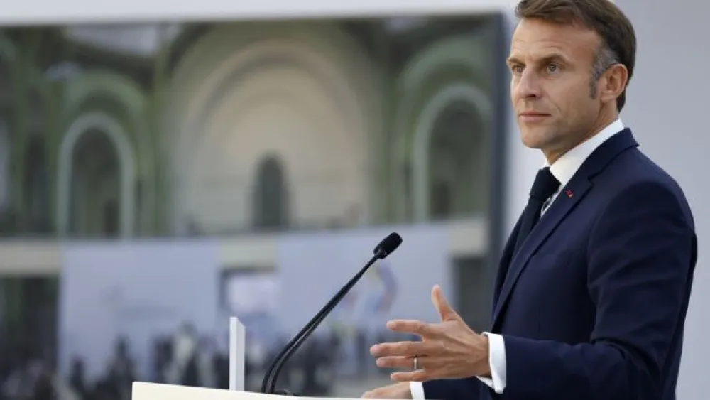 Makron: Ostajem predsjednik do 2027. godine