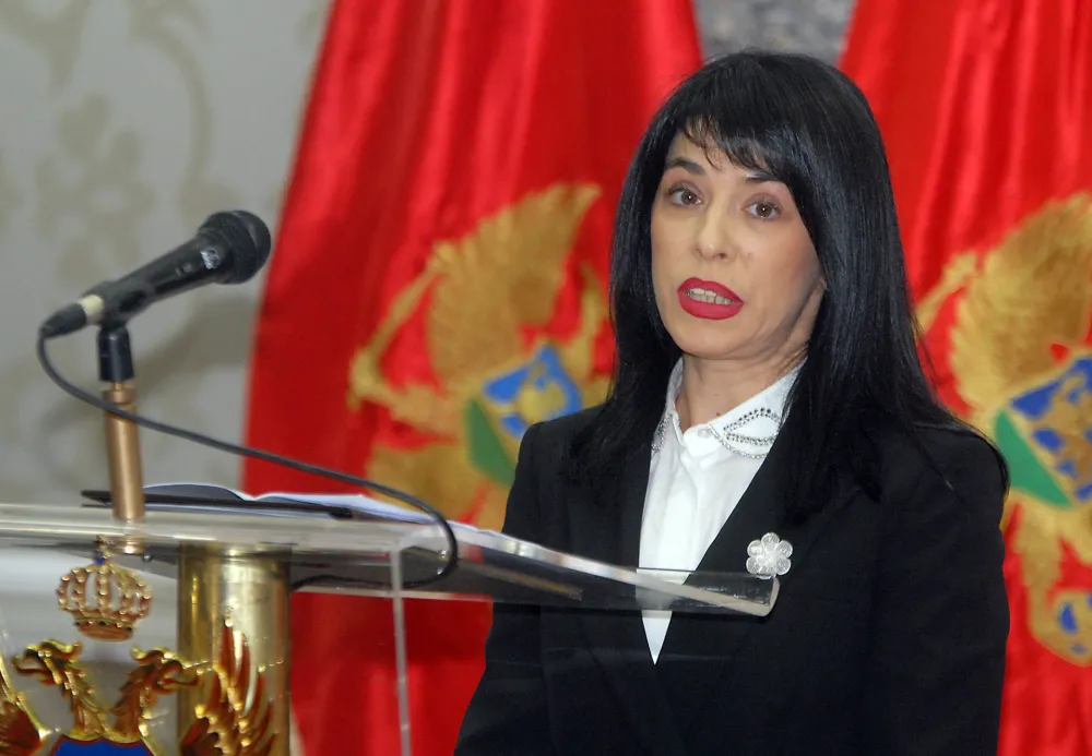 Bojanić - Lalović: Nije pitanje ko je zaposlio Čečovića, nego ko je bio nadležan i odgovoran kada je biv&scaron;a učenica prijavila slučaj