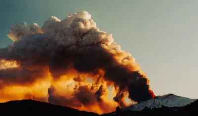 Eruptirao vulkan na Filipinima, evakuisano oko 87.000 ljudi zbog opasnosti od novih eksplozija