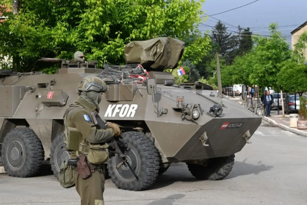 Albanski vojnici patroliraju u op&scaron;tini Istok