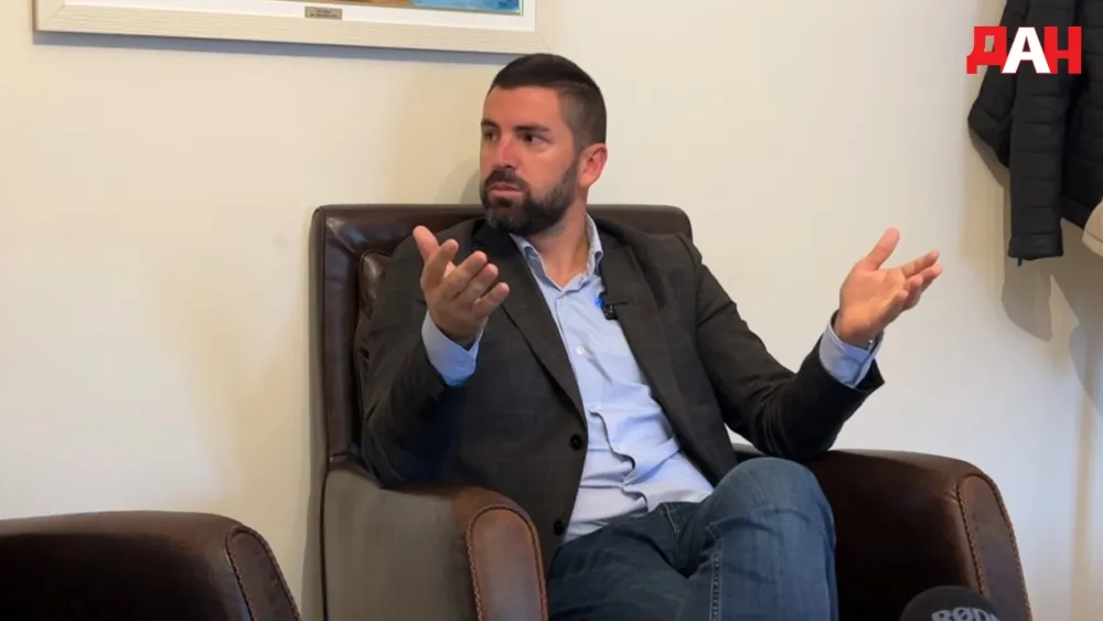 Mikijelj: Jovanović nasilno preuzima vlast u Budvi