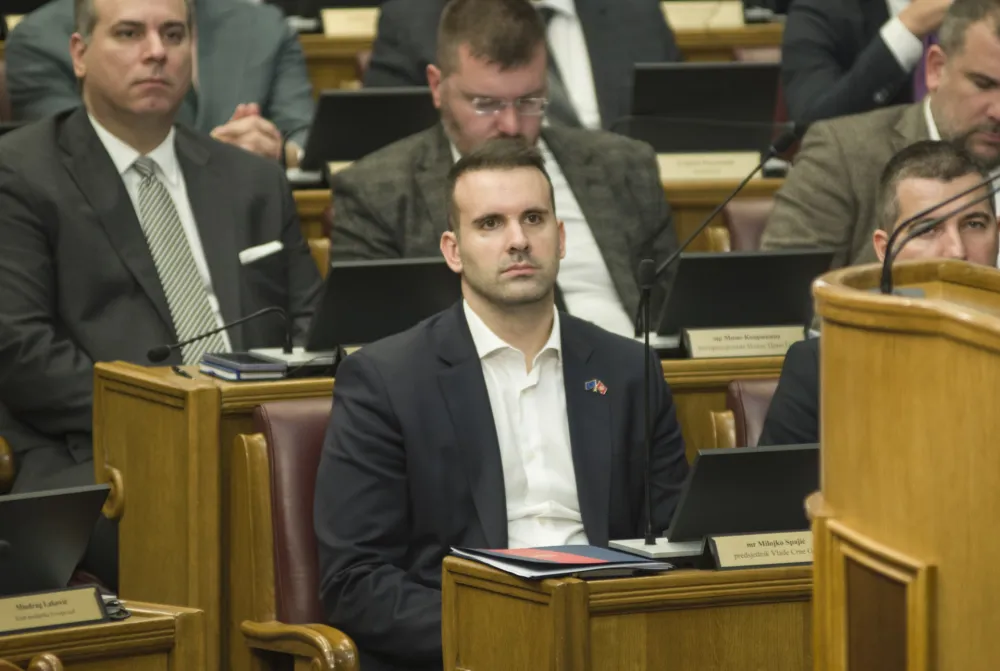 Spajić: Neću doći na premijerski sat, objavio sam odgovore i ispunio&nbsp;svoju dužnost