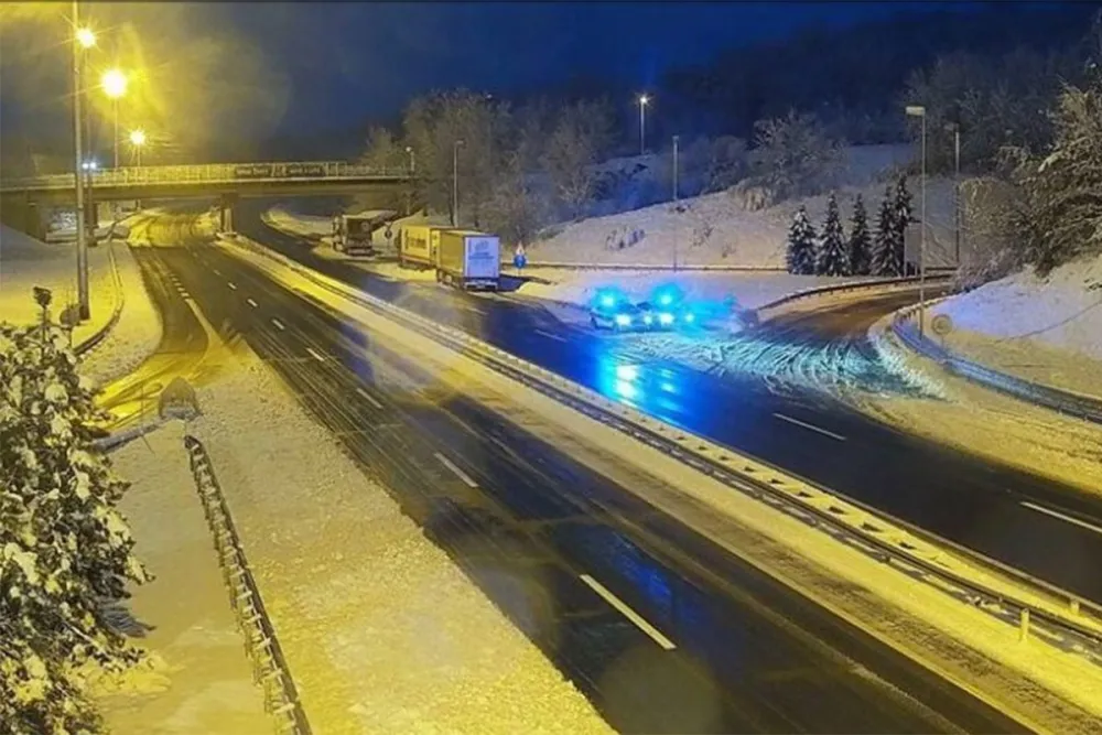 Veliki snijeg zameo Hrvatsku, izdato upozorenje