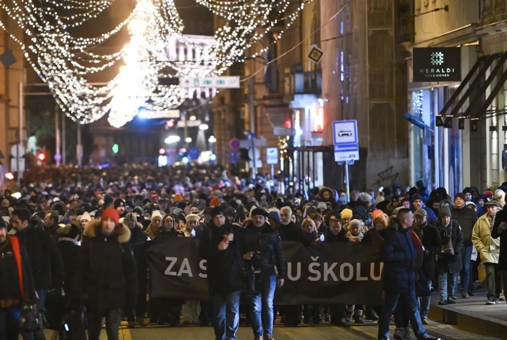 Stotine ljudi na mar&scaron;u u Zagrebu tražilo veću bezbjednost &scaron;kola poslije ubistva djeteta