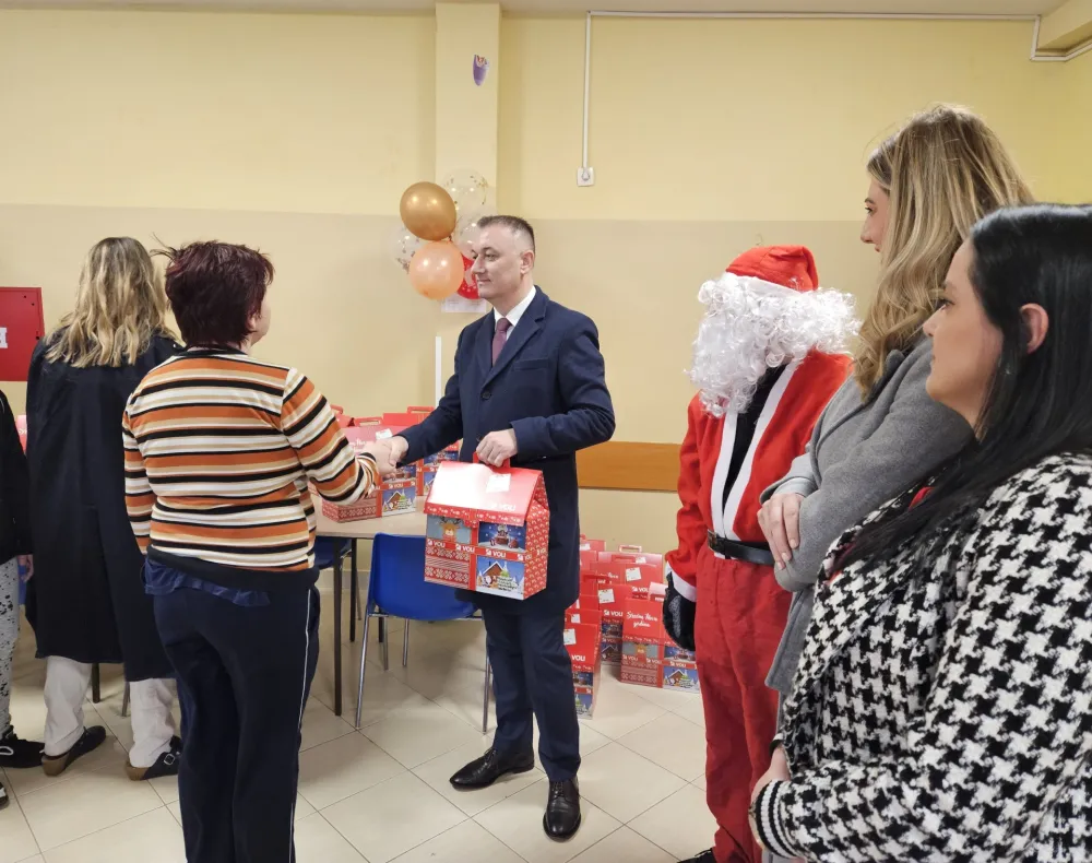Damir Gutić obi&scaron;ao JU Centar "Ljubović" i JU Zavod "Komanski most"