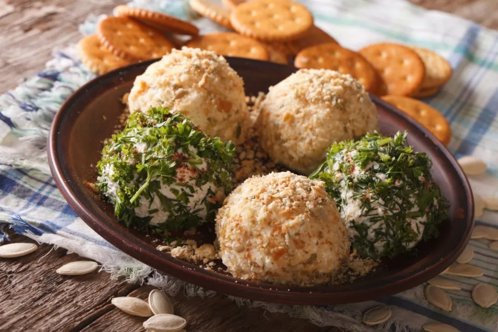 Kuglice od sira sa orasima savr&scaron;eno&nbsp;praznično predjelo