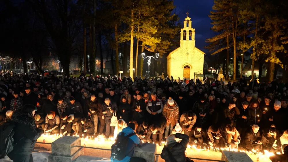 (VIDEO) Cetinjani se opra&scaron;taju od stradalih sugrađana