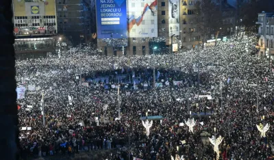 Blizu 800 univerzitetskih profesora podržalo studente u Srbiji