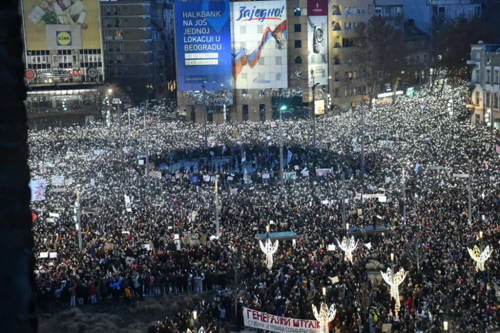 Blizu 800 univerzitetskih profesora podržalo studente u Srbiji