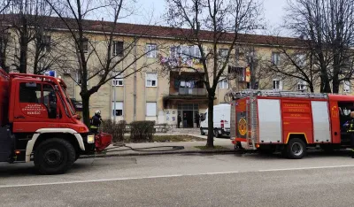 (FOTO) Nik&scaron;ić: Požar stana u zgradi Desetke