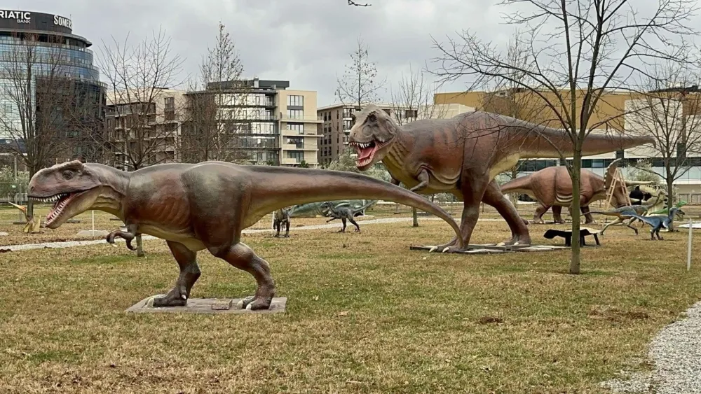 (VIDEO) Stigli dinosaurusi