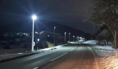 Javna rasvjeta konačno u funkciji, trotoara nema
