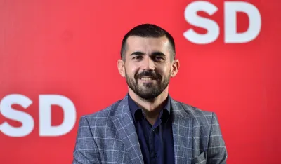Nenezić: LNG terminal i termoelektrana se neće graditi u Baru