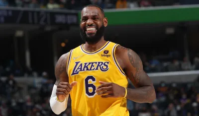 Lebron Džejms
